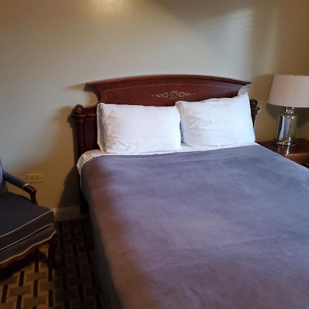 פלטסבורג Golden Gate Lodging מראה חיצוני תמונה