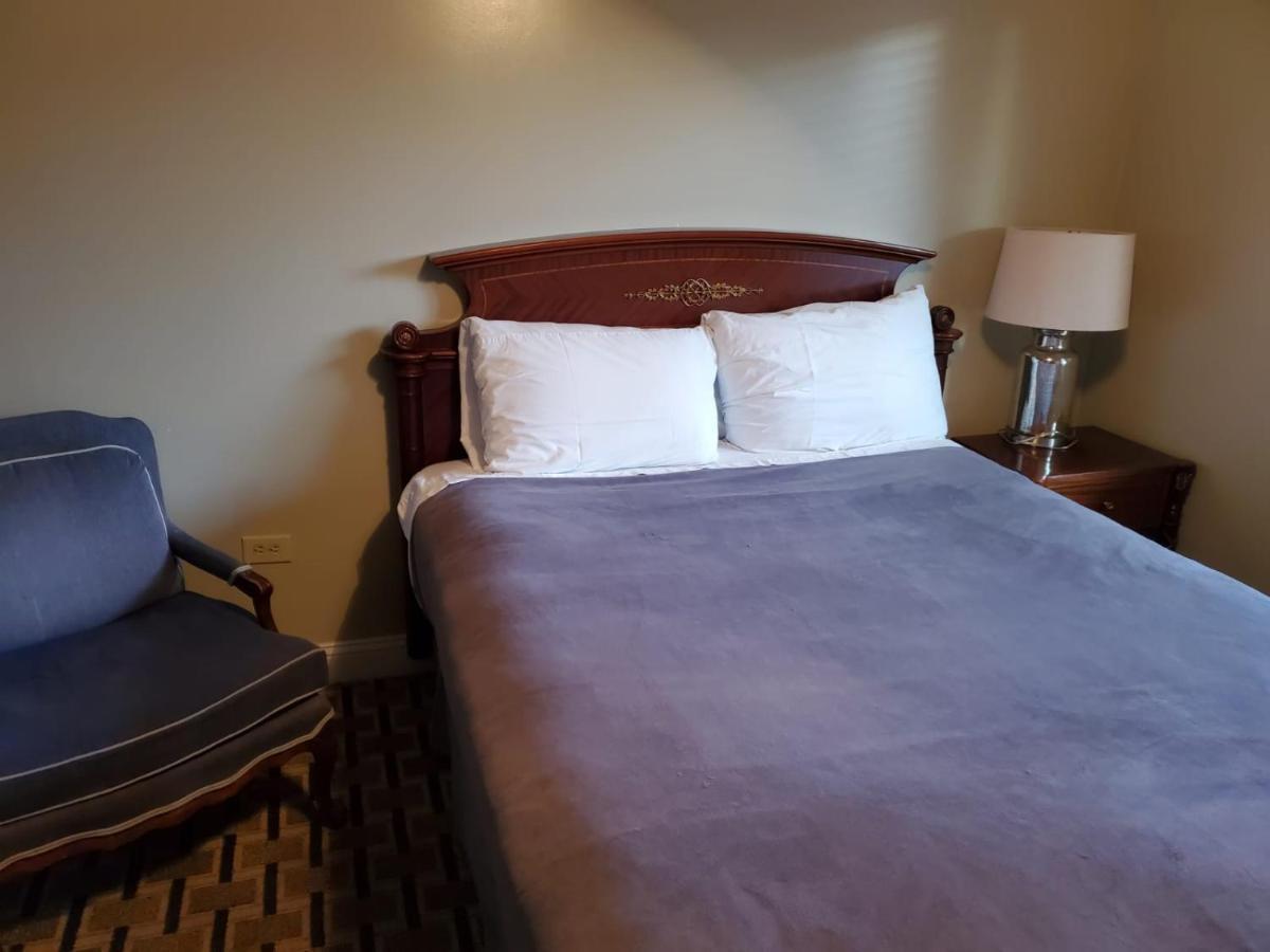 פלטסבורג Golden Gate Lodging מראה חיצוני תמונה