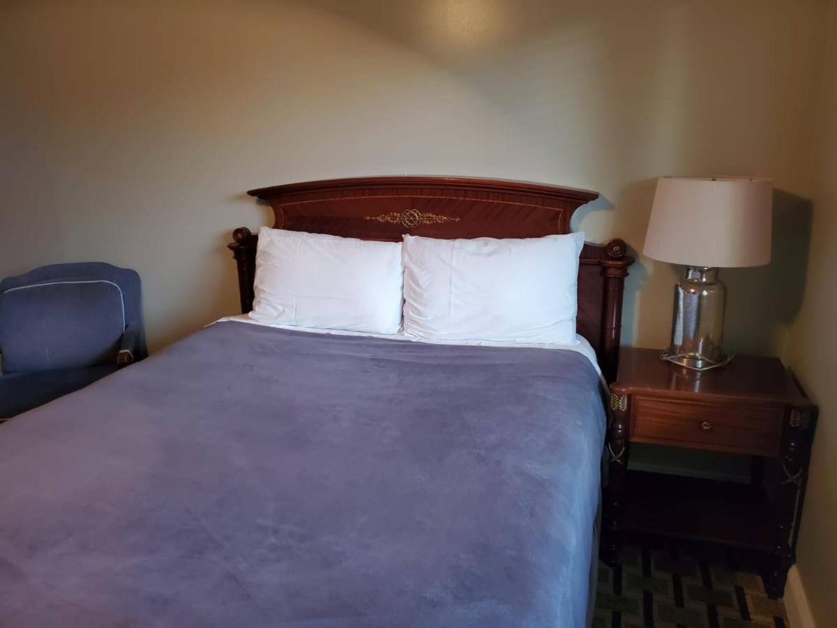 פלטסבורג Golden Gate Lodging מראה חיצוני תמונה