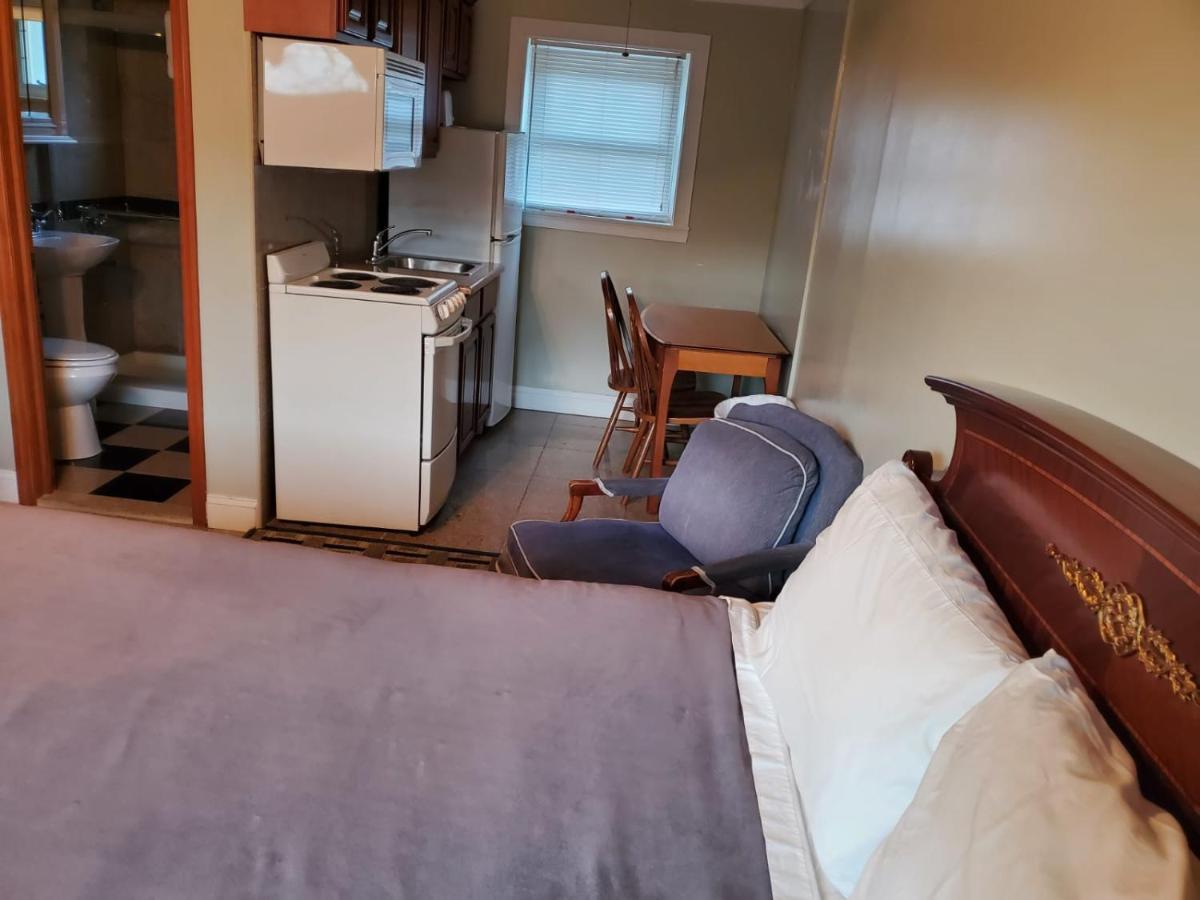 פלטסבורג Golden Gate Lodging מראה חיצוני תמונה