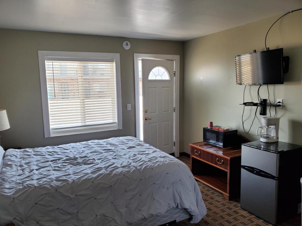 פלטסבורג Golden Gate Lodging מראה חיצוני תמונה