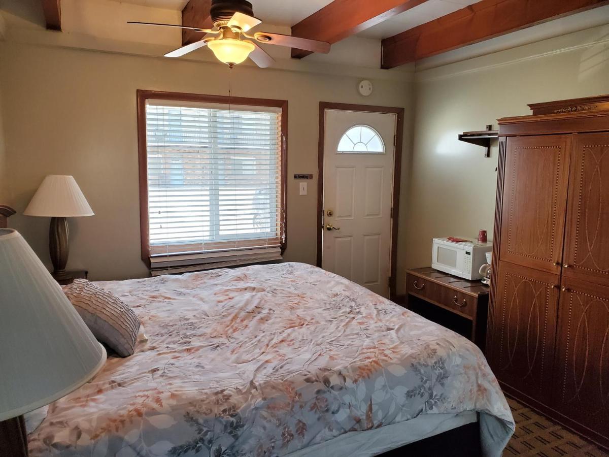 פלטסבורג Golden Gate Lodging מראה חיצוני תמונה