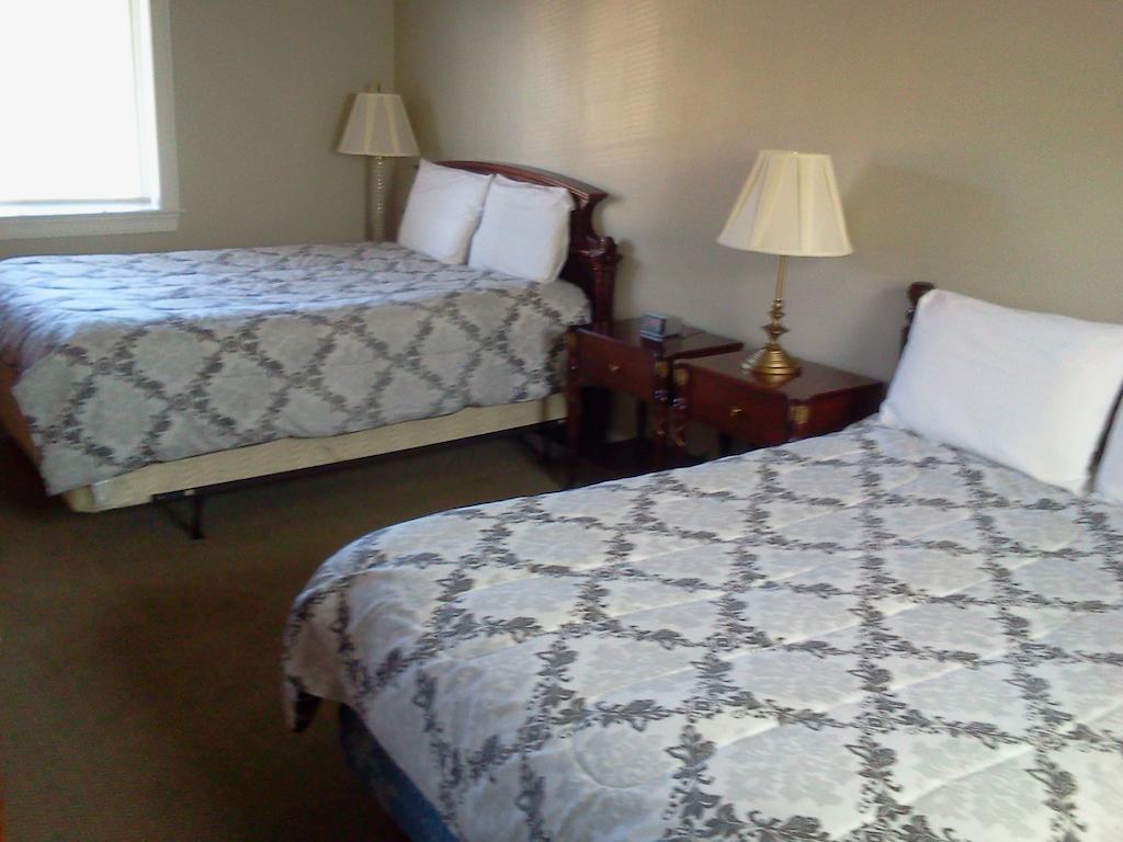 פלטסבורג Golden Gate Lodging מראה חיצוני תמונה