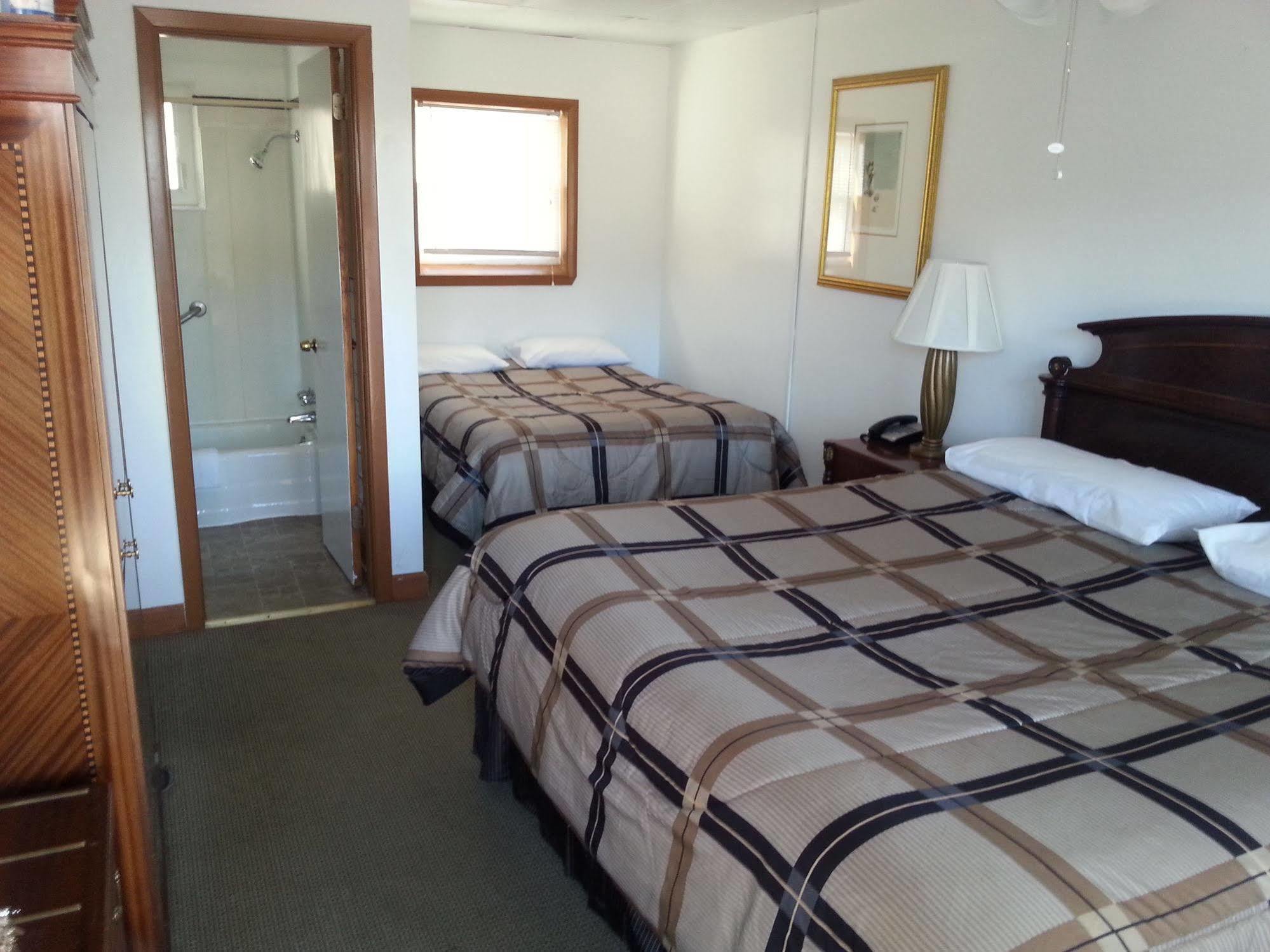 פלטסבורג Golden Gate Lodging מראה חיצוני תמונה