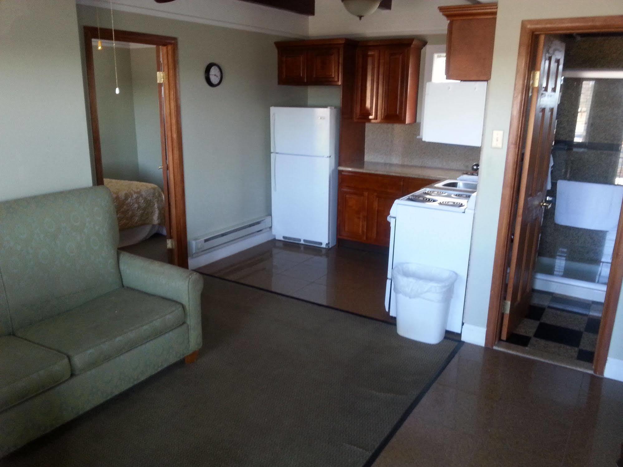 פלטסבורג Golden Gate Lodging מראה חיצוני תמונה