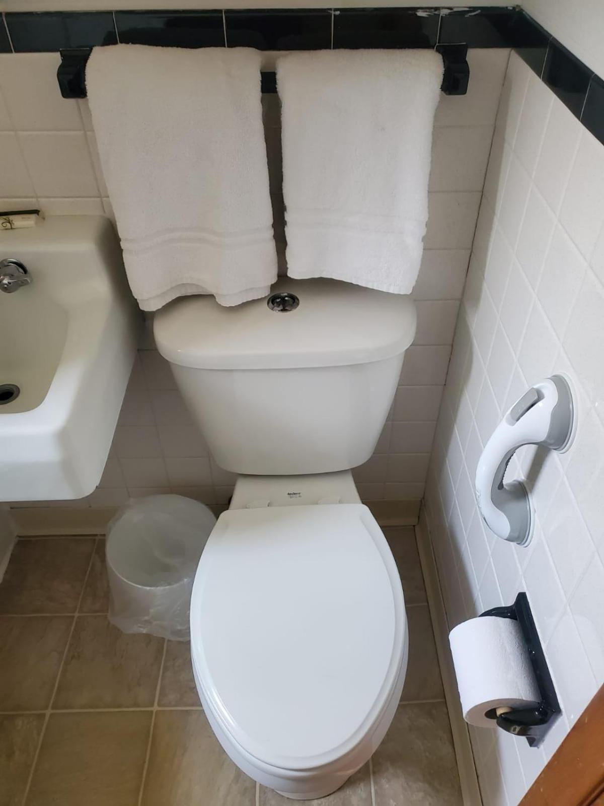 פלטסבורג Golden Gate Lodging מראה חיצוני תמונה